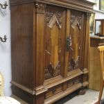 612 1867 CUPBOARD